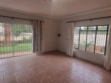 3 Bedroom Flat & Apartment