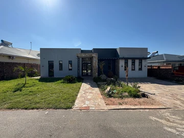 4 Bedroom Garden Flat