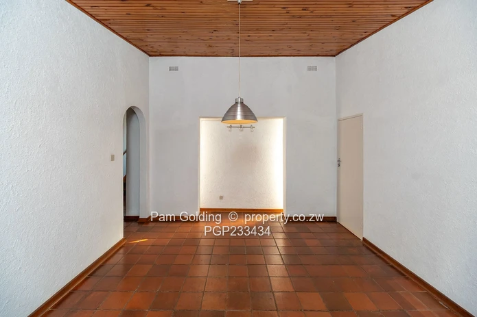 4 Bedroom House in a Quiet Complex (Sole Mandate)