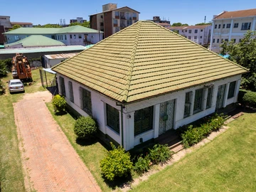 3 Bedroom Flat & Apartment