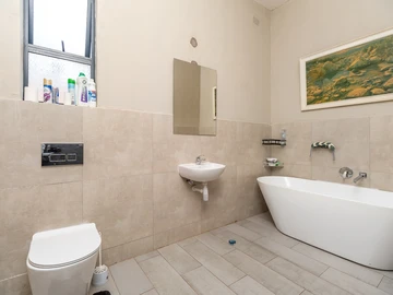 3 Bedroom Garden Flat