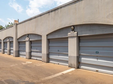 3 Bedroom Flat & Apartment