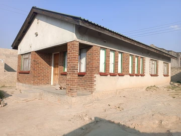 Neat Family Home for Sale in Manyame Park!!