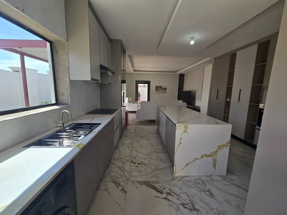 3 Unit Townhouse Complex