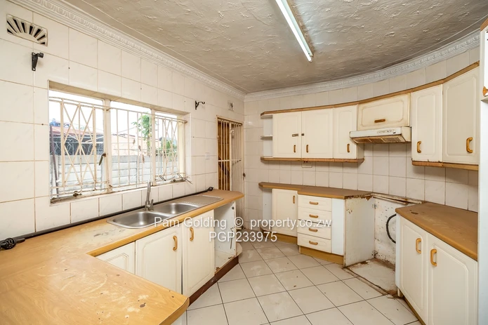 Spacious Unit Located in Established Community