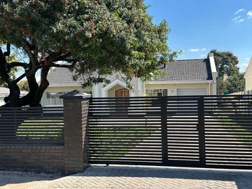 Refurbished 3 Bedroom Cluster Home  - Greendale 