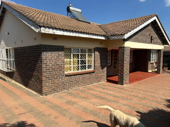 3 Bedroom House for Sale in Zimre Park