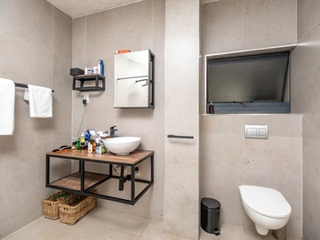 3 Bedroom Flat & Apartment