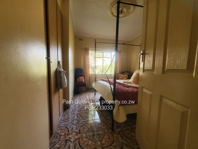 Invest in this secure neighbourhood. (Sole Mandate)