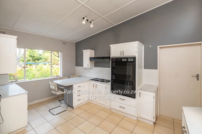 4 Bedroom House in a Quiet Complex (Sole Mandate)