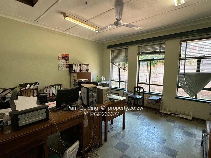 Warehouse/Offices In Donnington