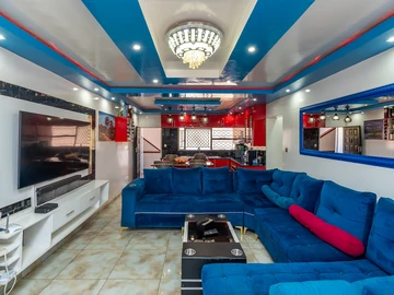 3 Bedroom Flat & Apartment