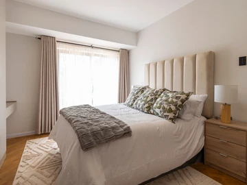 3 Bedroom Flat & Apartment