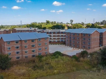 2 Bedroom Flat & Apartment