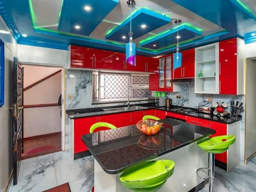 3 Bedroom Flat & Apartment