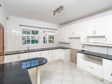 3 Bedroom Garden Flat