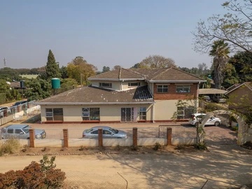 School building in Letombo Park