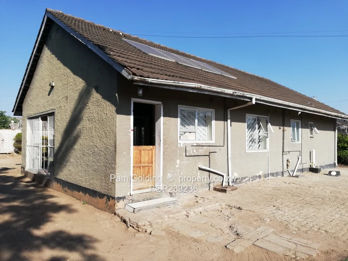 3 bedroomed house in Braeside