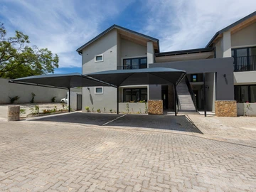 3 Bedroom Flat & Apartment