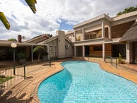 8 Bedroom House On 1Acre Along Harare Drive