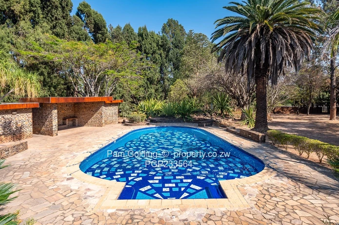 Beautiful Home On The Prestigious Coombe Rd.