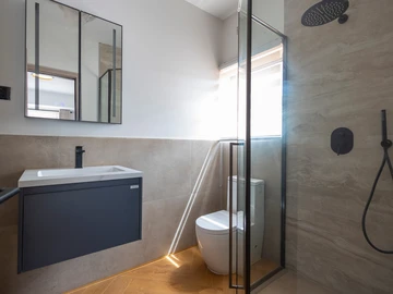 3 Bedroom Flat & Apartment