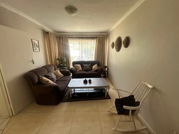 3 Bedroom Flat & Apartment