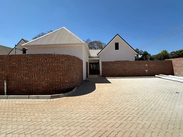 3 Bedroom Garden Flat