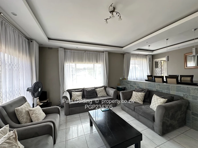 Cosy 3 Bedroom home - Greendale 