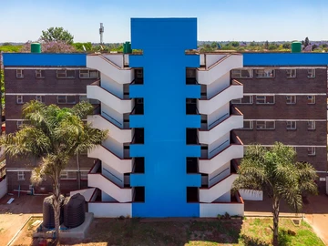 3 Bedroom Flat & Apartment