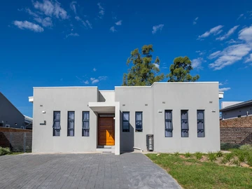 3 Bedroom Garden Flat