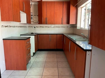 3-Bedroom House In Avondale West