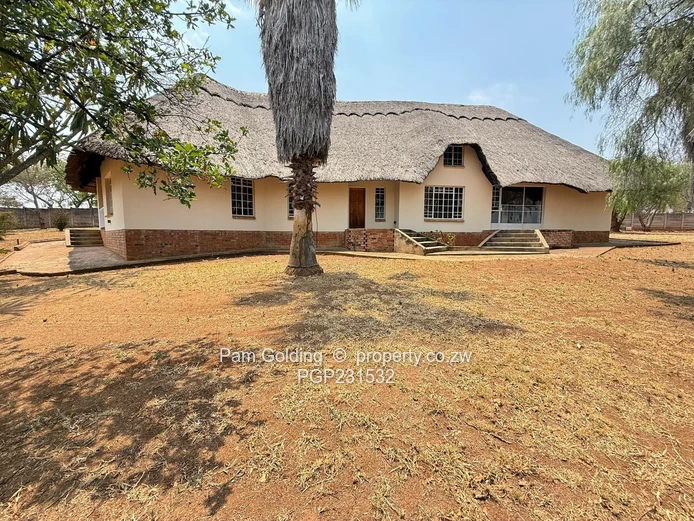 Welcoming 3-bedroom House in Fortunes Gate  (Sole Mandate)