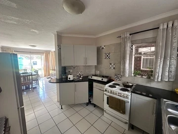 3 Bedroom Flat & Apartment