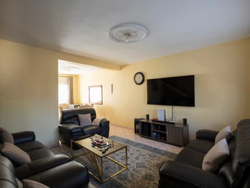 Avondale West Flat
