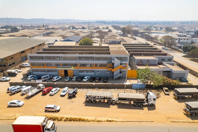 An Industrial property with expansive warehousing spaces. (Sole Mandate)