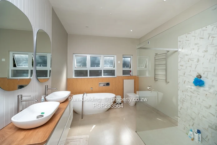 Beautiful Home On The Prestigious Coombe Rd.