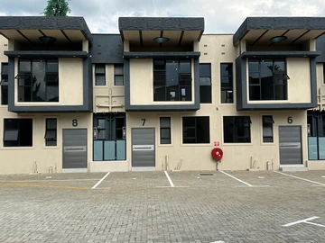 Modern Duplex Apartment - Borrowdale West 