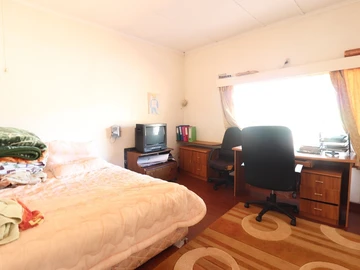 Farm & Agricultural Land