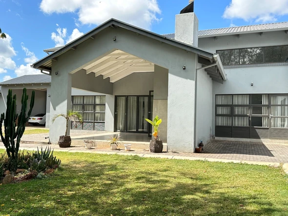 Modern 4 Bedroom Townhouse - Borrowdale 