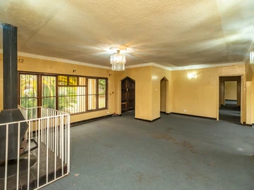 4 Bedroom Garden Flat