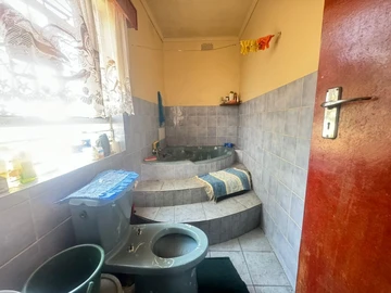 Farm & Agricultural Land