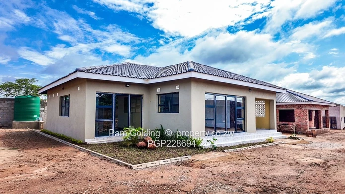 charming 3 Bedroom Townhouse in Burnside 