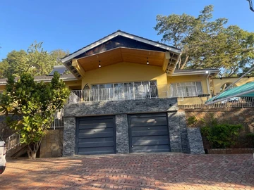Captivating Home In Glen Lorne