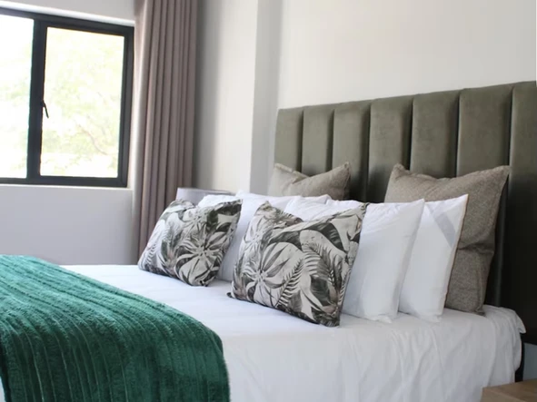 3 Bedroom Flat & Apartment