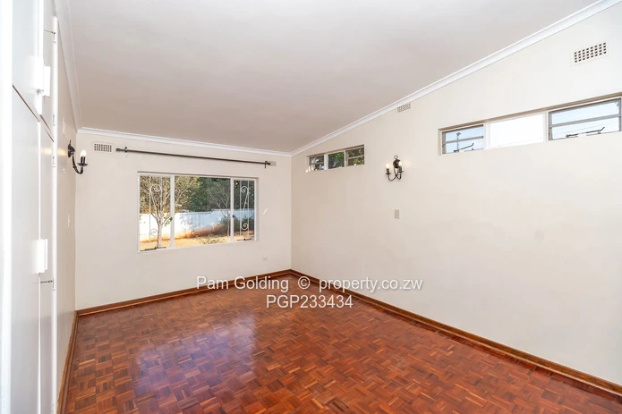 4 Bedroom House in a Quiet Complex (Sole Mandate)