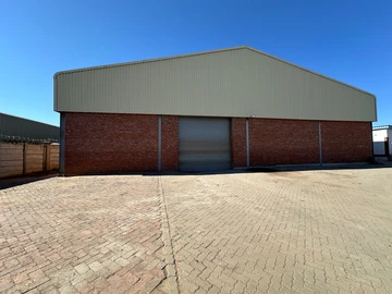 Warehouse in Ruwa 