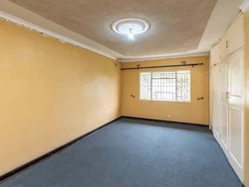 4 Bedroom Garden Flat