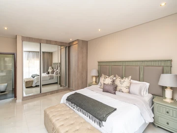 3 Bedroom Flat & Apartment