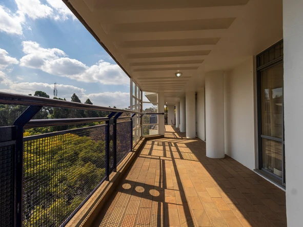 4 Bedroom Flat & Apartment